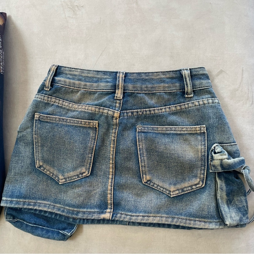 Cargo Mini Skirt - Picture 3 of 3